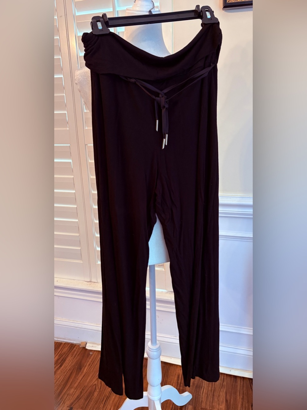 White House Black Market Black Wide Leg Pull-On Pants